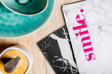 Laden Sie das Bild in den Galerie-Viewer, Marble white & Marble black Geschirrtücher (2er Set)